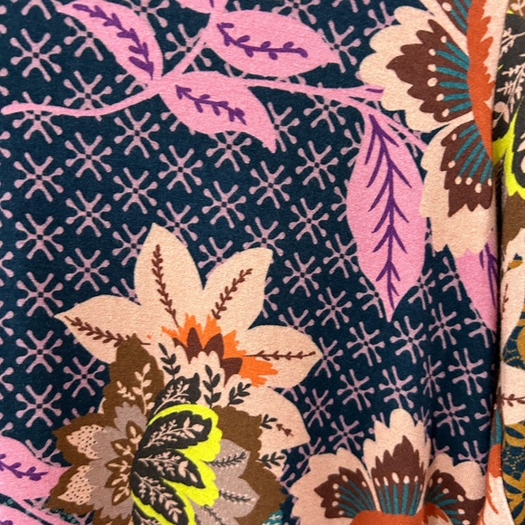 Johnny Was Delfino V-Neck kimono sleeve Tee Top XS multicolor floral NWT - Picture 9 of 13